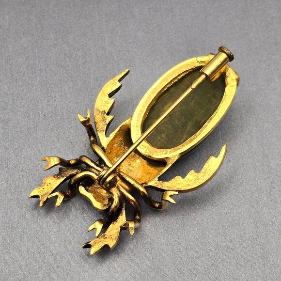 Art Deco Gold-Tone Beetle Brooch Green Bakelite Body Crystal Eyes Trombone Clasp - Picture 6 of 10